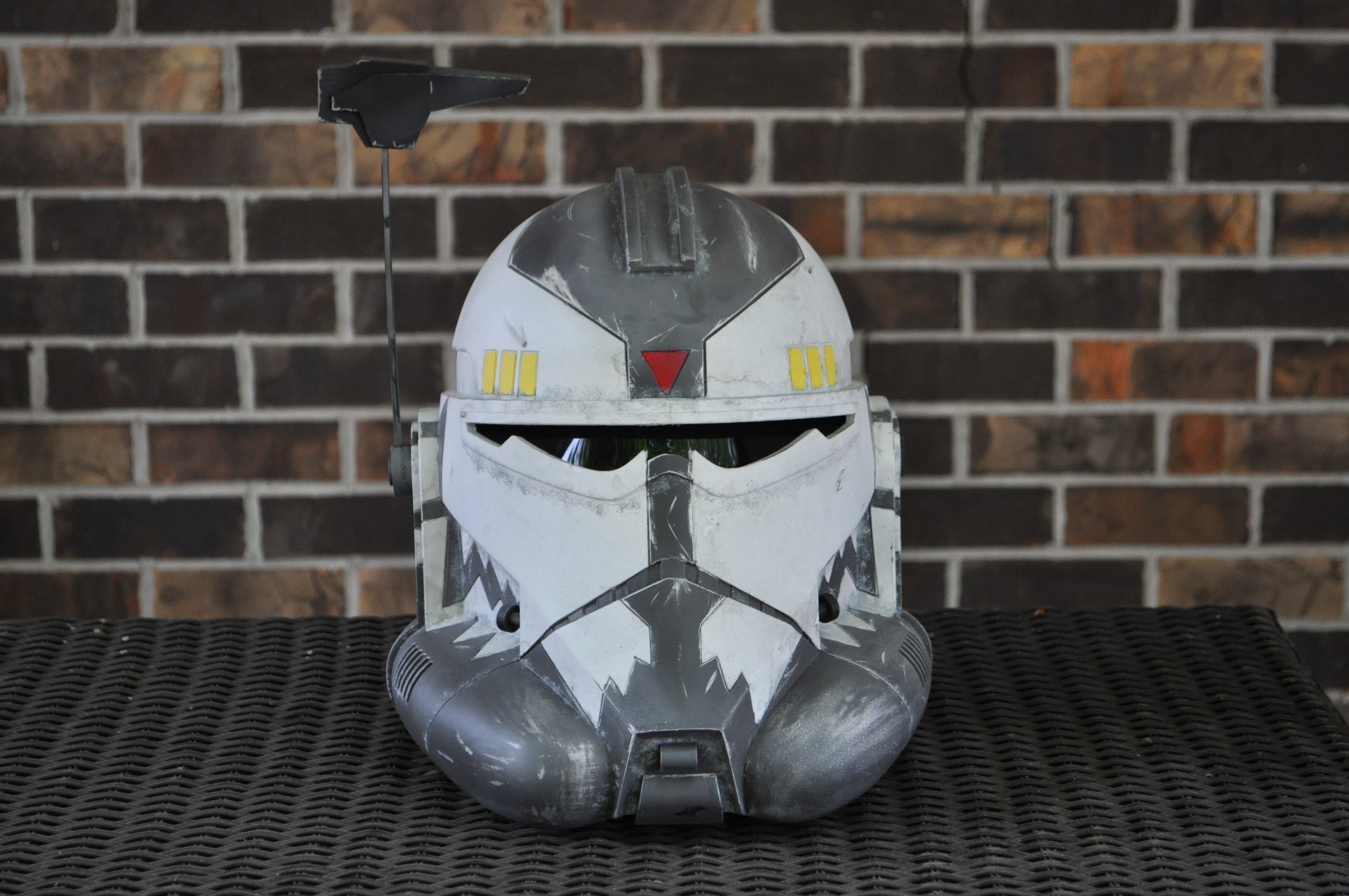 COMMANDER WOLFFE